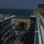 Отель Glenn 3*