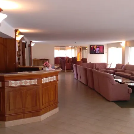 Glenn 3* ريميني