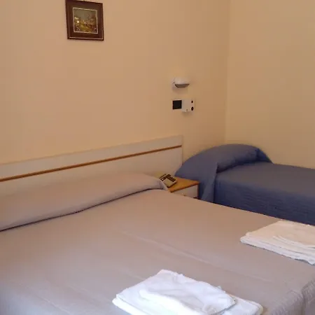 Glenn فندق ريميني