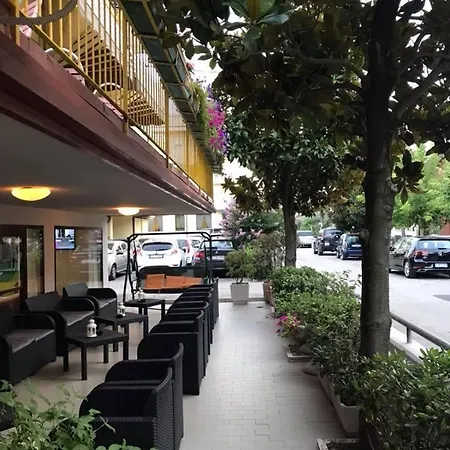 Hotel Glenn 3*
